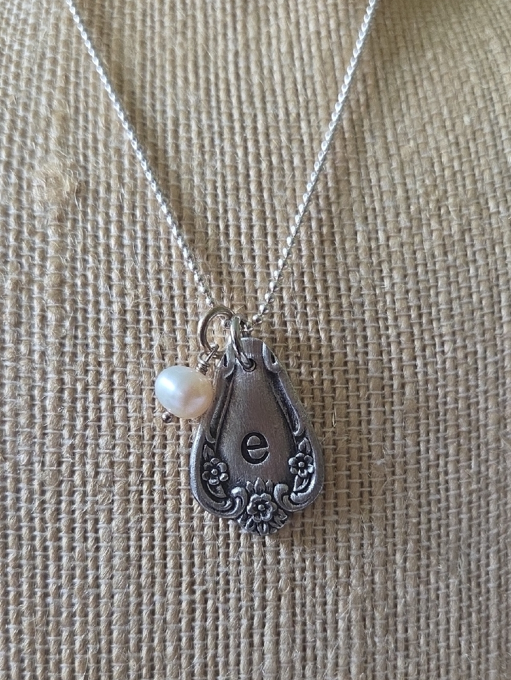 VINTAGE PEARL "E" SPOON RING STYLE PENDANT W/WITH CULTURED PEARL